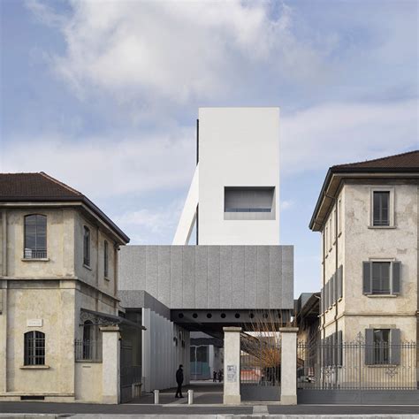 fondazione prada immobiliare|prada gallery milan.